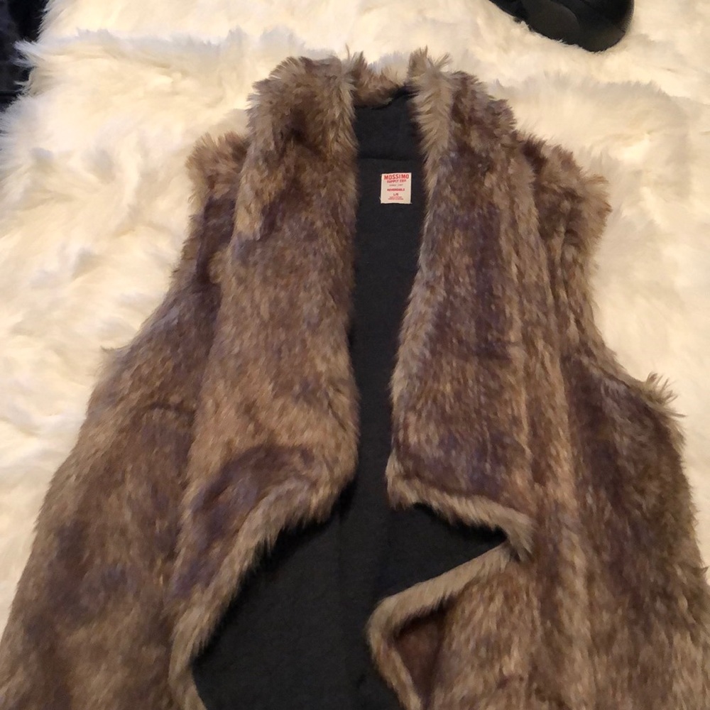 New- Faux Fur Vest